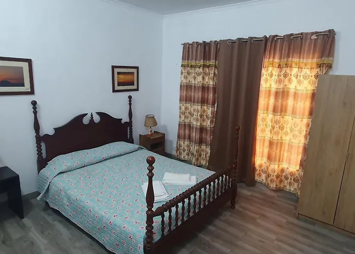 Vitorino De Nemesio Guesthouse Ponta Delgada