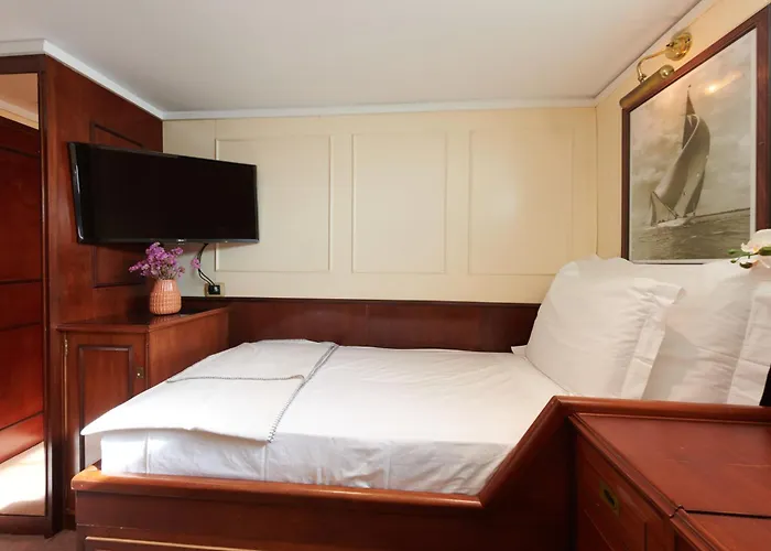 Costa Do Sal Hotel Boat Lounge Aveiro