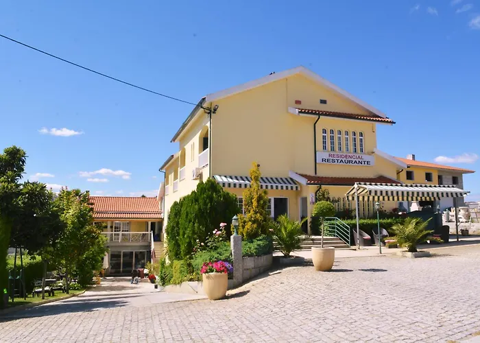 Ze Luis Hotel Chaves