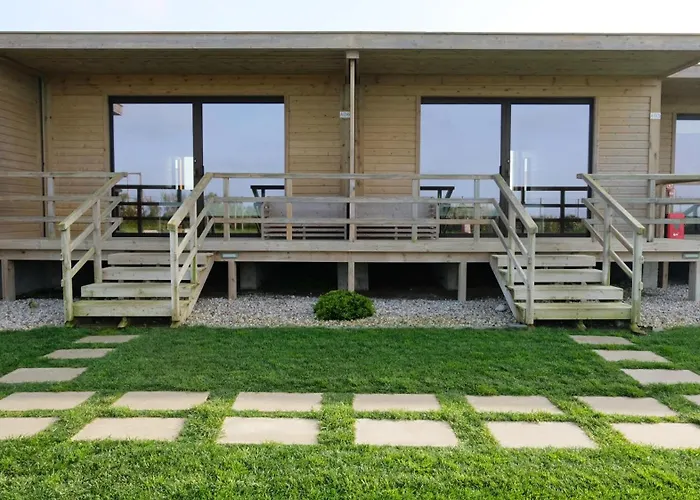 Boutique Penichepraia - Bungalows, Campers & Spa