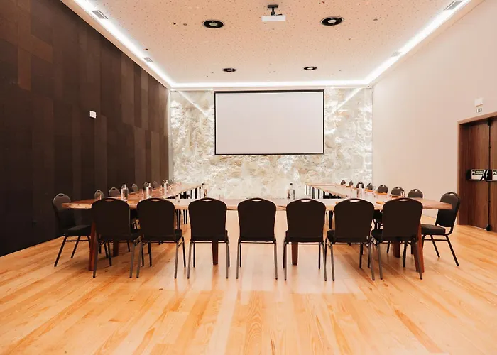 The Log Porto Hotel By Piamonte Hotels