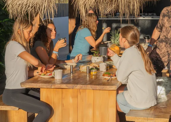 A Pousada The Salty Surf & Yoga Ferrel 