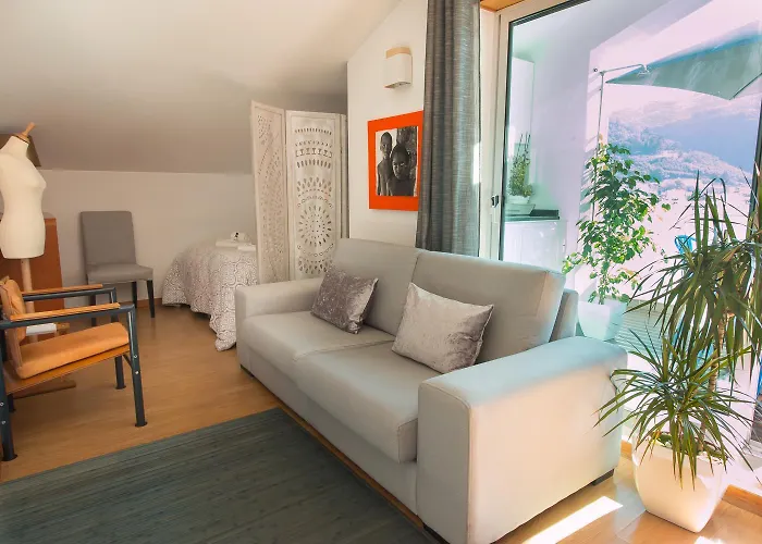 Lousã Varandas House