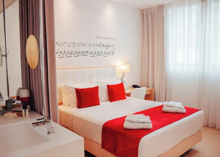 Hoteles de Lujo en Oporto cerca de Mercado de Bom Sucesso