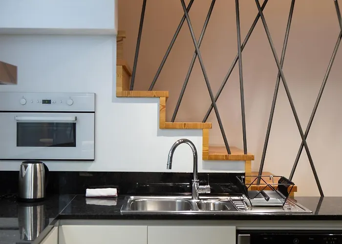 Trindade Premium Suites & Apartments OOporto