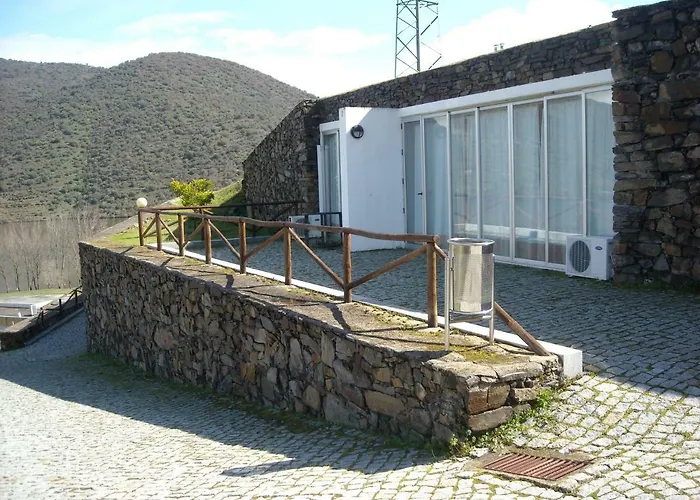 Moradias Douro Internacional Hotel Freixo de Espada à Cinta