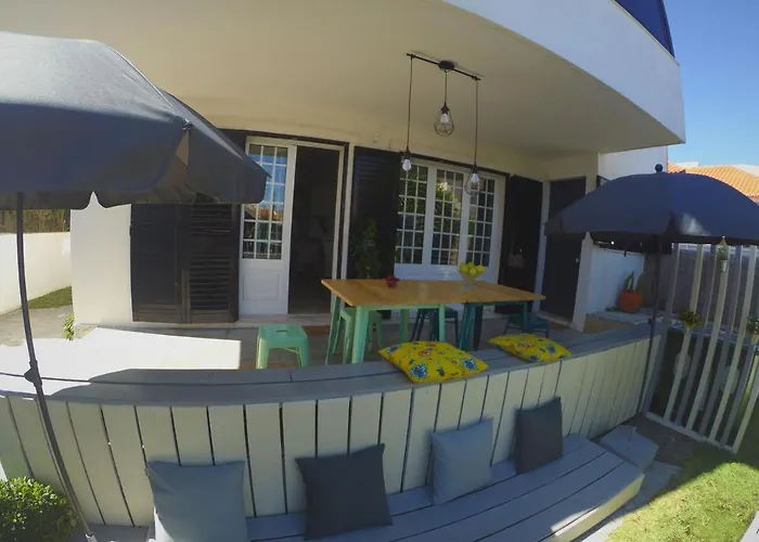 Lisbon Waves Surf Lodge Almada